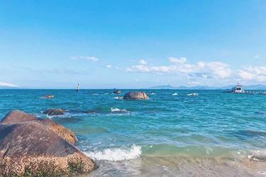 我們是在香港出生的，現(xiàn)要在內(nèi)地辦理股權(quán)轉(zhuǎn)讓手續(xù)怎么證明是親兄弟關(guān)系呢？